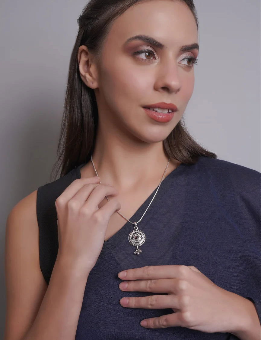 Dridha Antique Necklace in 925 Sterling Silver DM201
