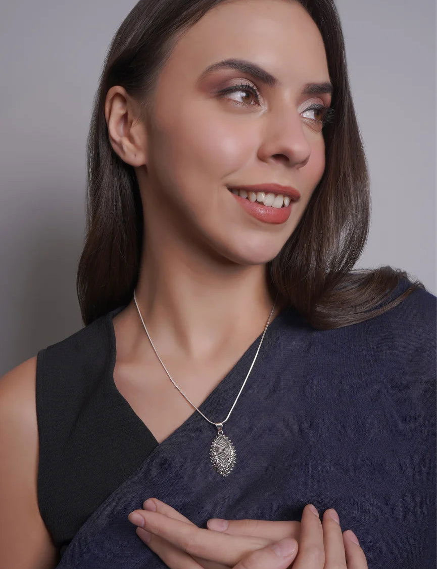 Dridha Antique Necklace in 925 Sterling Silver DM204