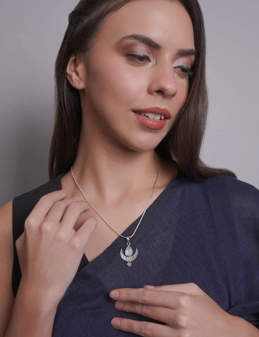 Dridha Antique Necklace in 925 Sterling Silver DM205