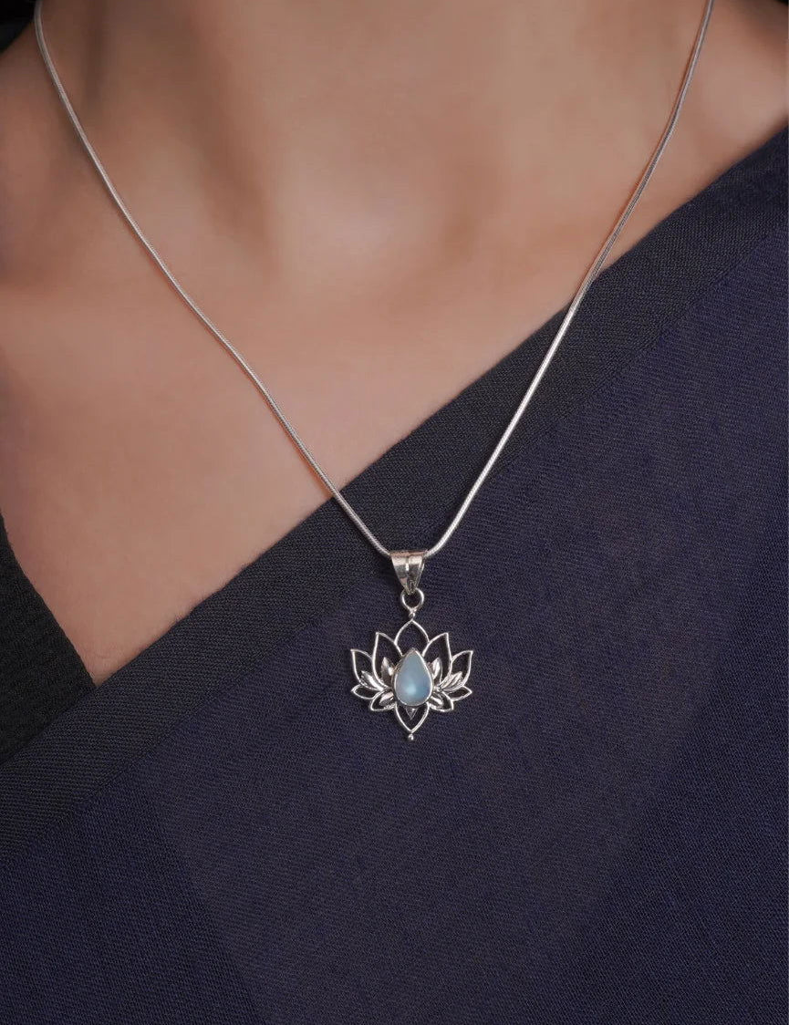 Dridha Antique Necklace in 925 Sterling Silver DM206