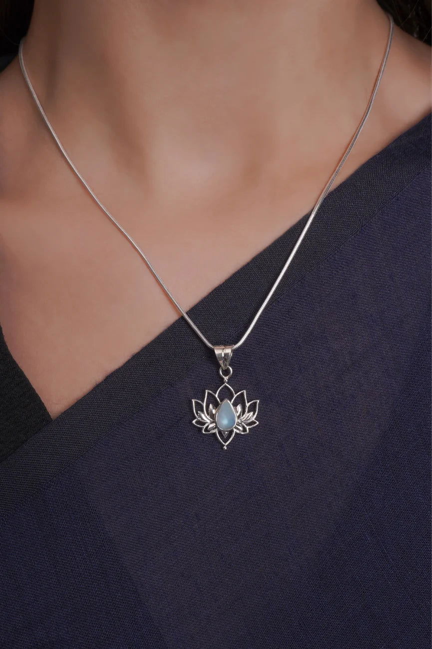 Dridha Antique Necklace in 925 Sterling Silver DM206