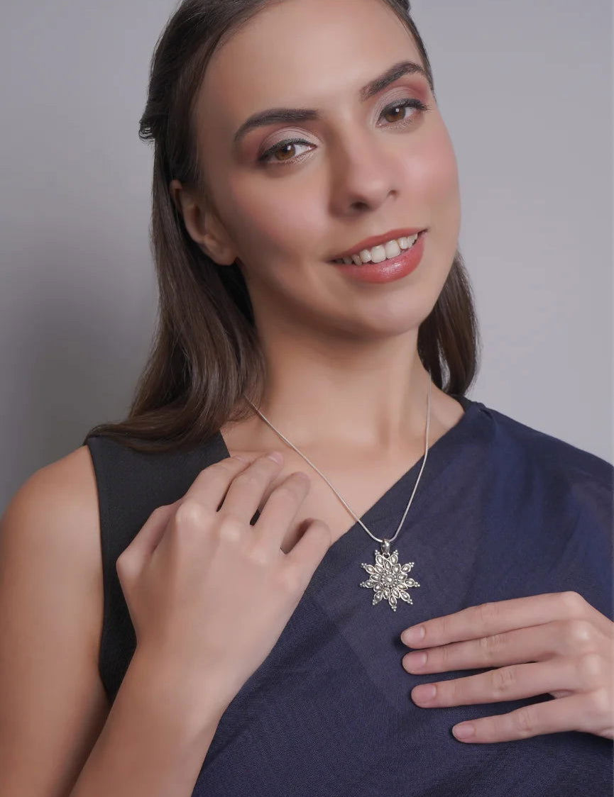 Dridha Antique Necklace in 925 Sterling Silver DM207