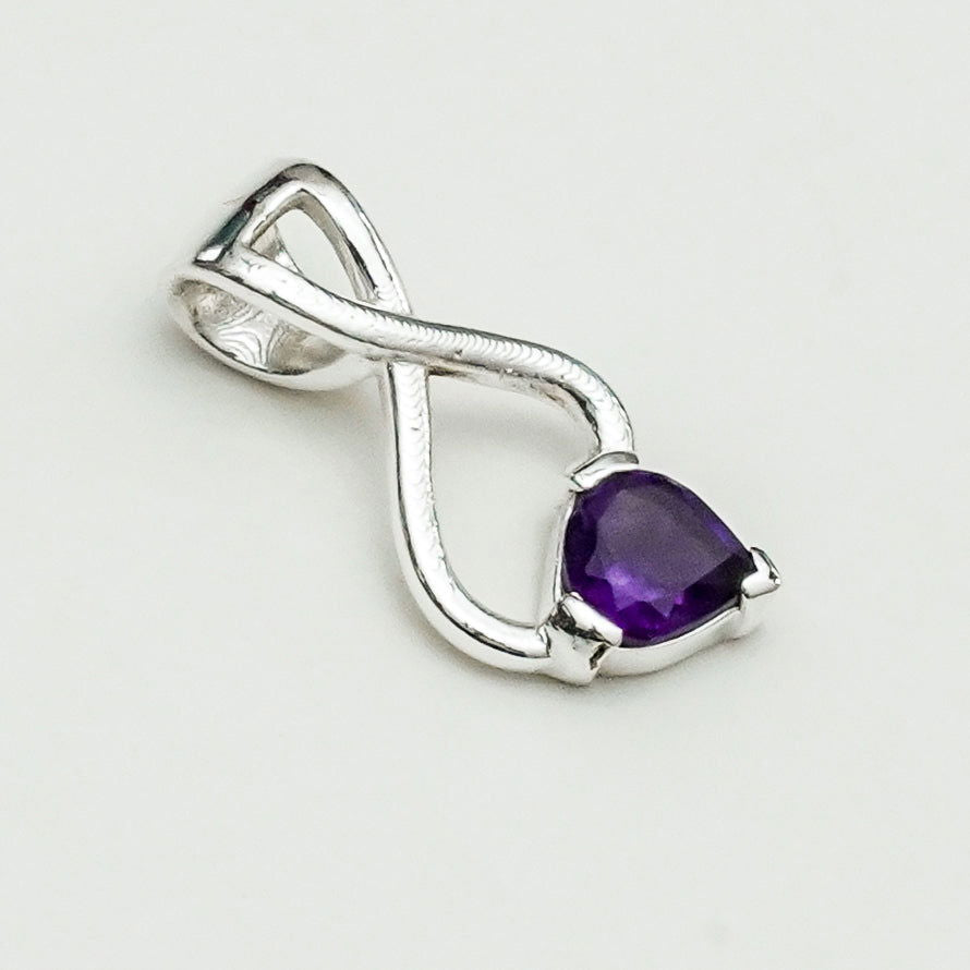 Elegant Pendant with Amethyst Gemstone in 925 Silver