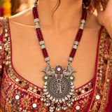 Mohnaa Radha Madhav Mayur Heritage Pendant Set