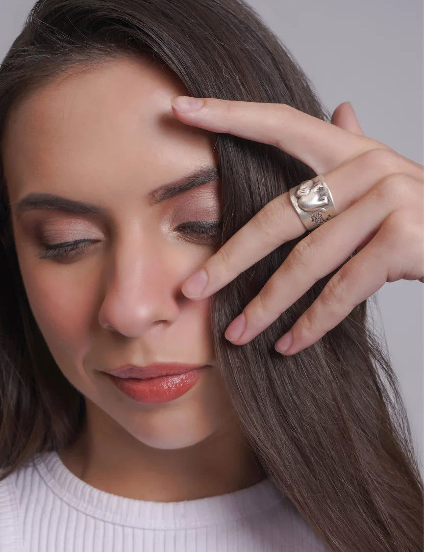 Mohnaa Elephant thumb ring