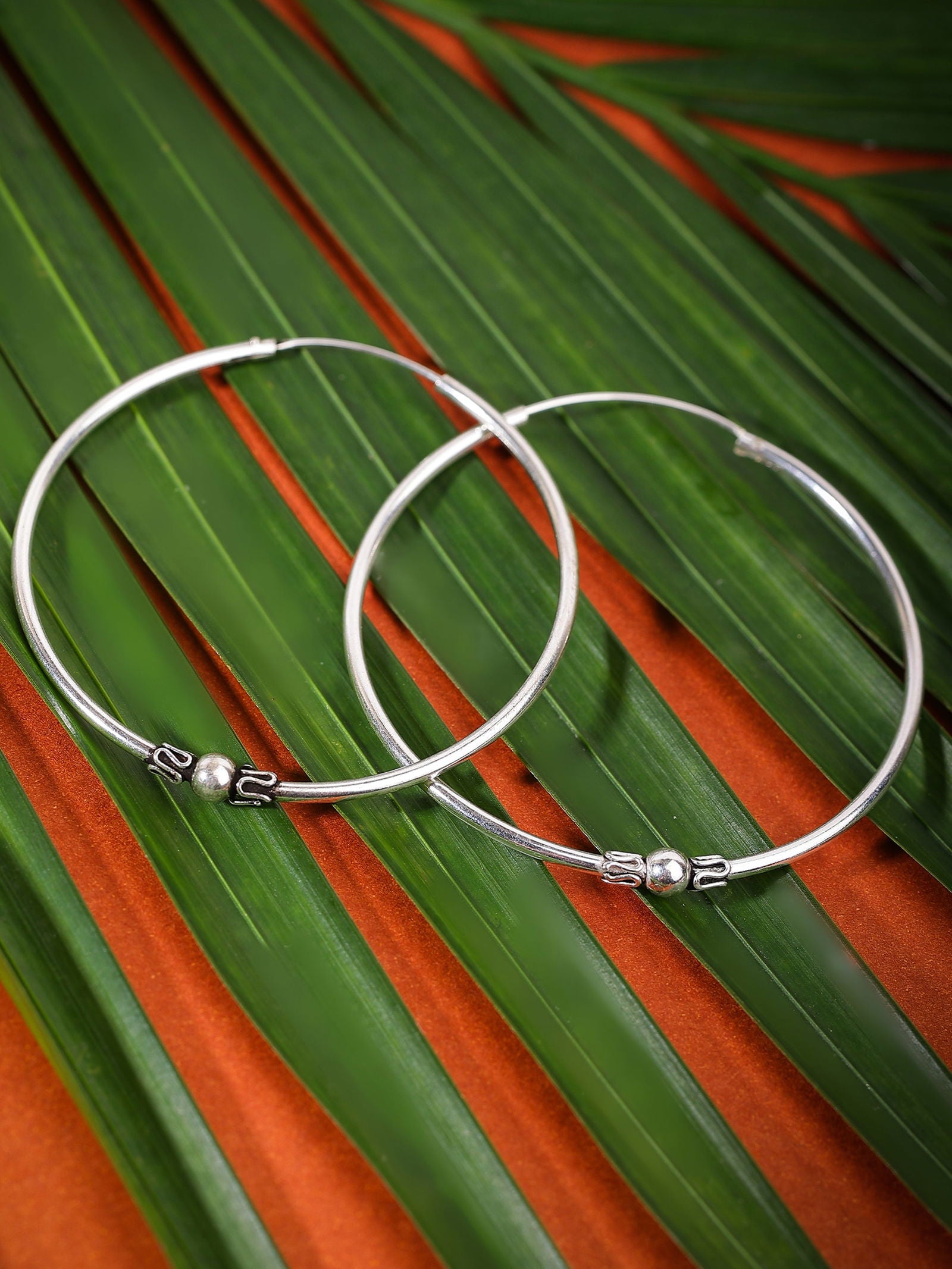 Mohnaa Hoop Earring With Single Bead