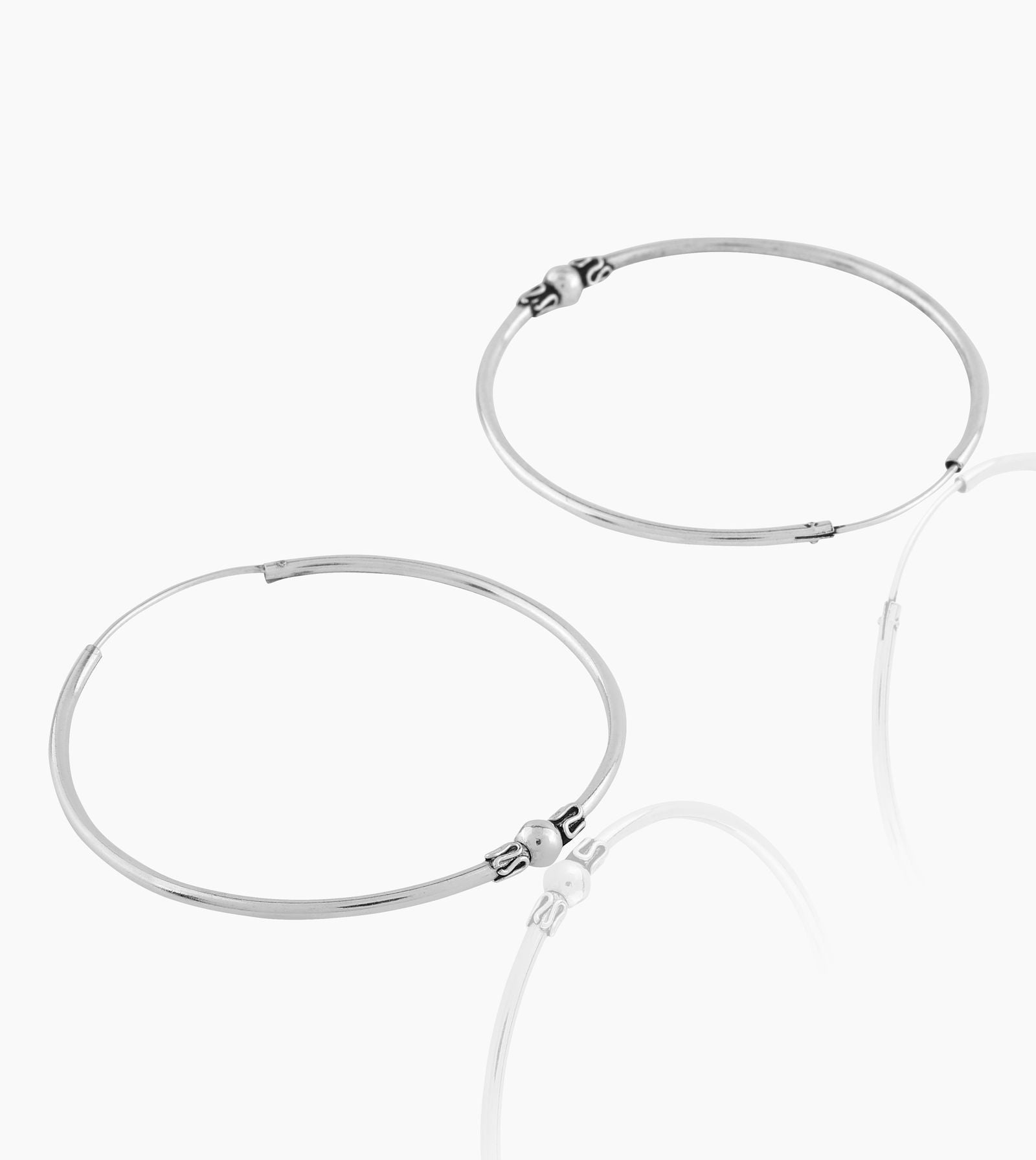 Mohnaa Hoop Earring With Single Bead