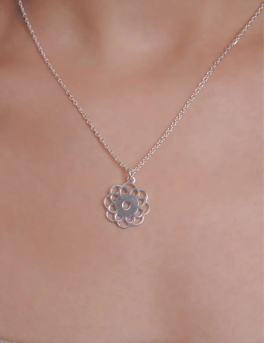Mohnaa Minimalist Flower Necklace in 925 Sterling Silver 306
