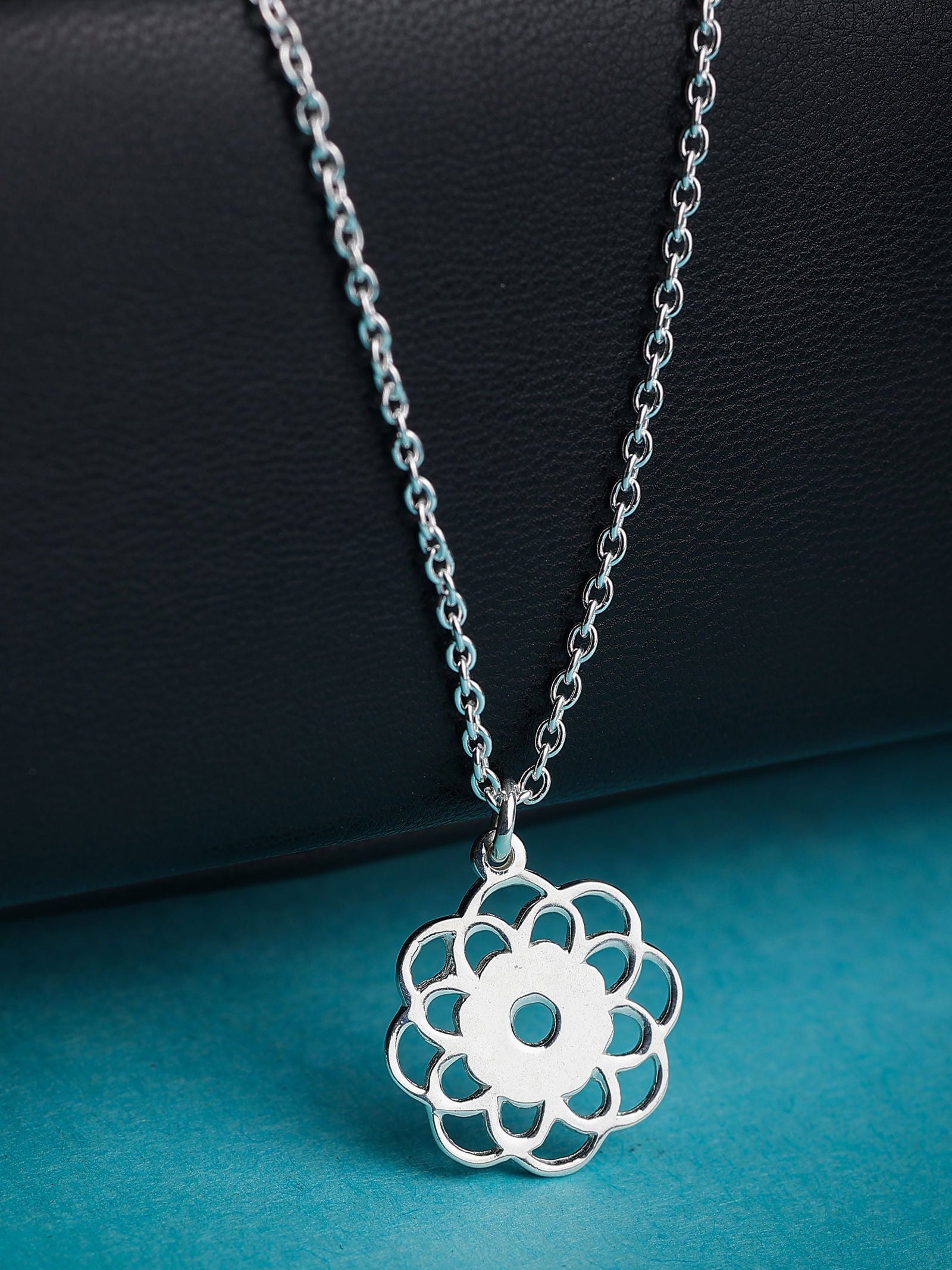 Mohnaa Minimalist Flower Necklace in 925 Sterling Silver 306