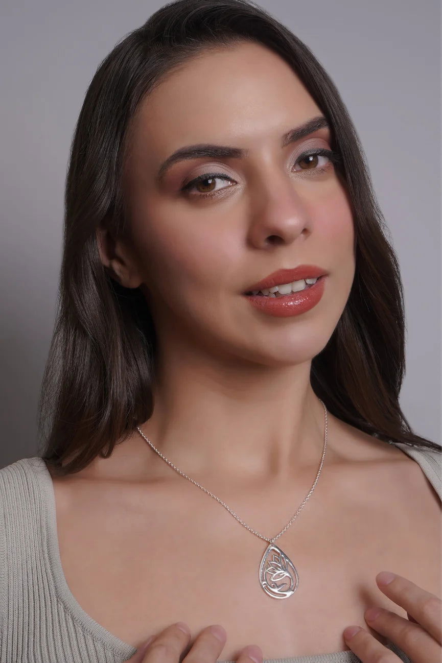 Mohnaa Minimalist Lotus Necklace in 925 Sterling Silver 301