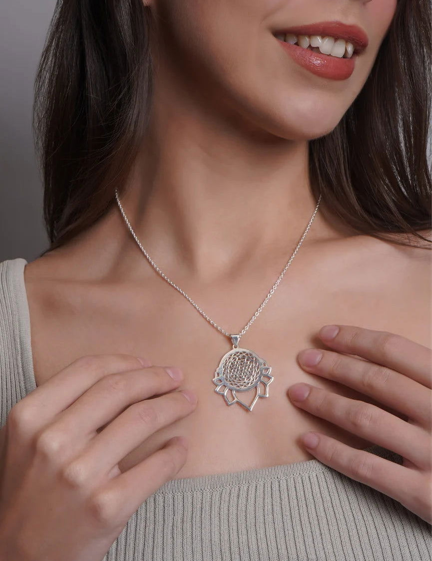 Mohnaa Minimalist Mandala Necklace in 925 Sterling Silver 302