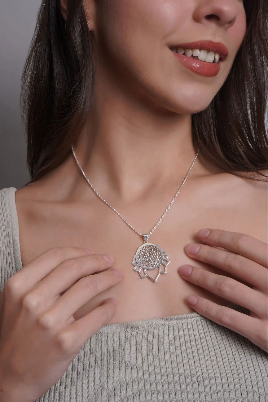 Mohnaa Minimalist Mandala Necklace in 925 Sterling Silver 302