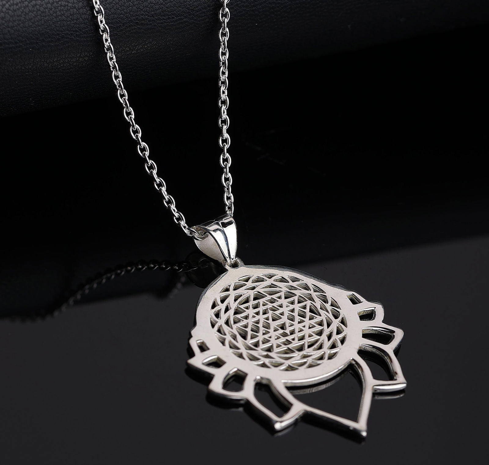 Mohnaa Minimalist Mandala Necklace in 925 Sterling Silver 302