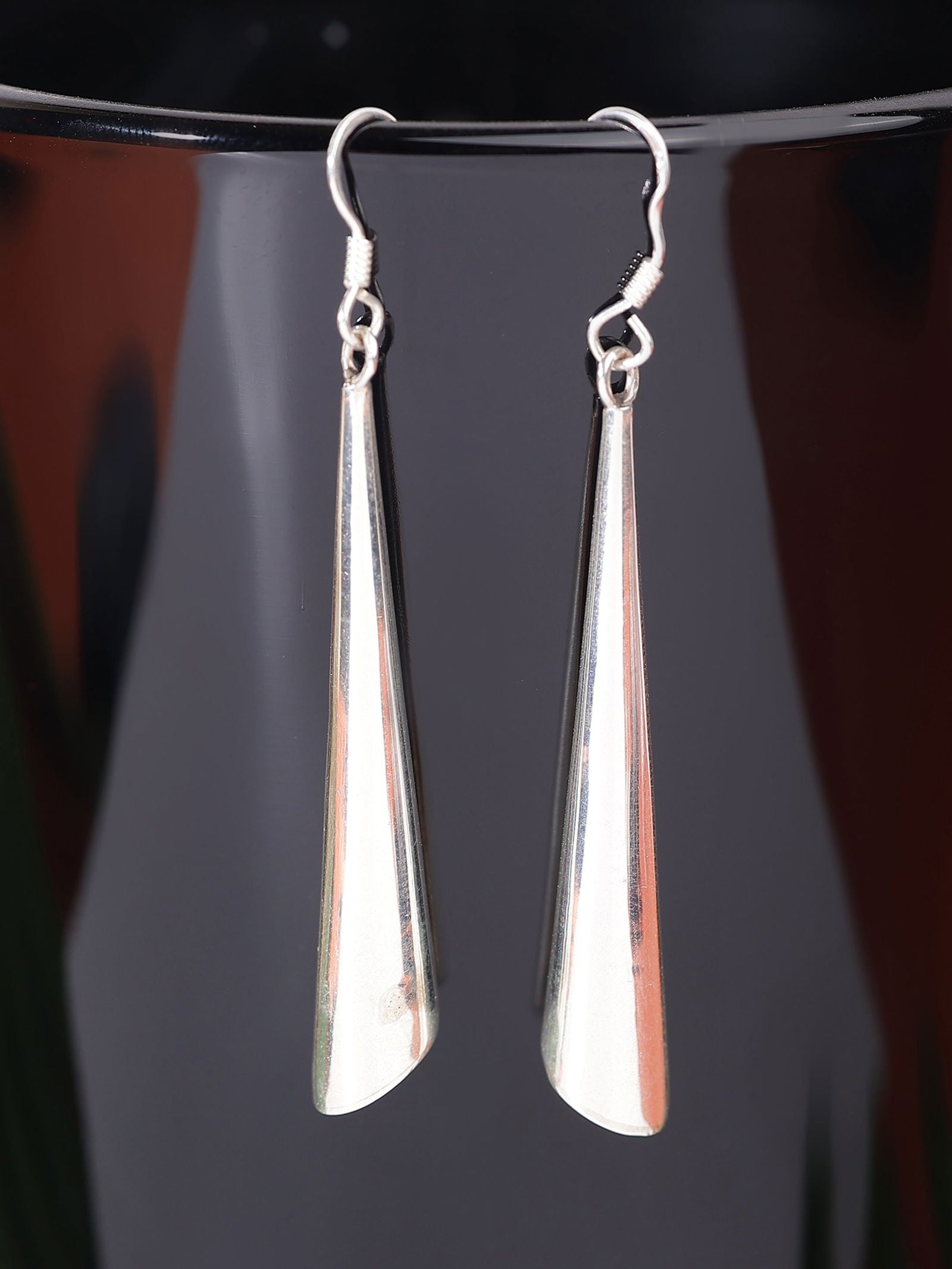 Mohnaa Modern Conical Earring