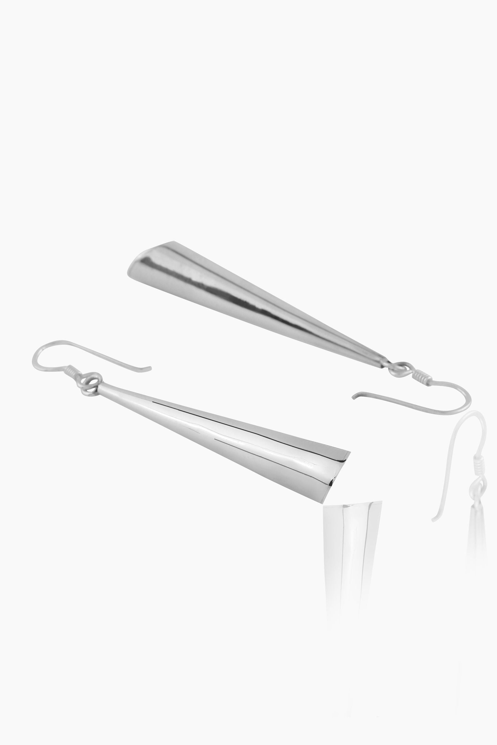 Mohnaa Modern Conical Earring