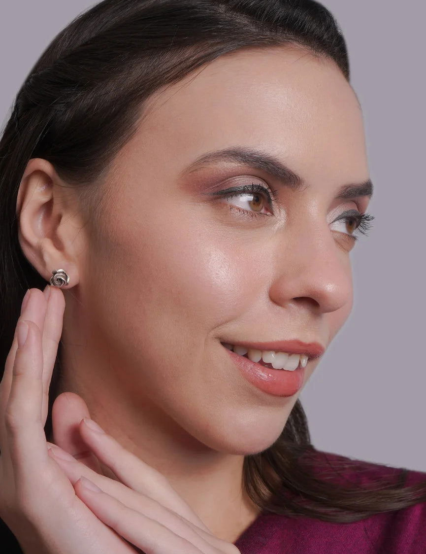 Mohnaa Rose Ear Studdes