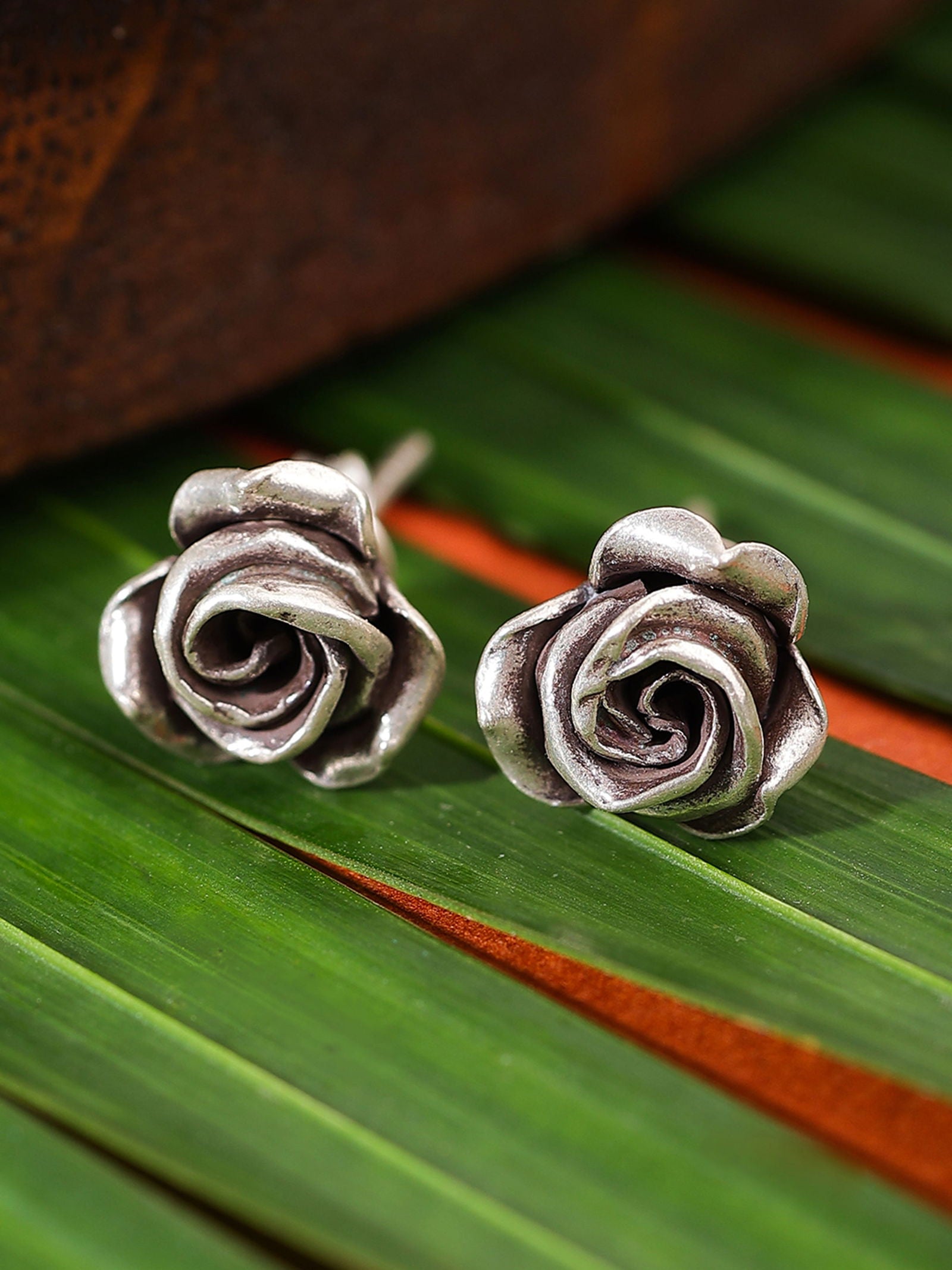 Mohnaa Rose Ear Studdes