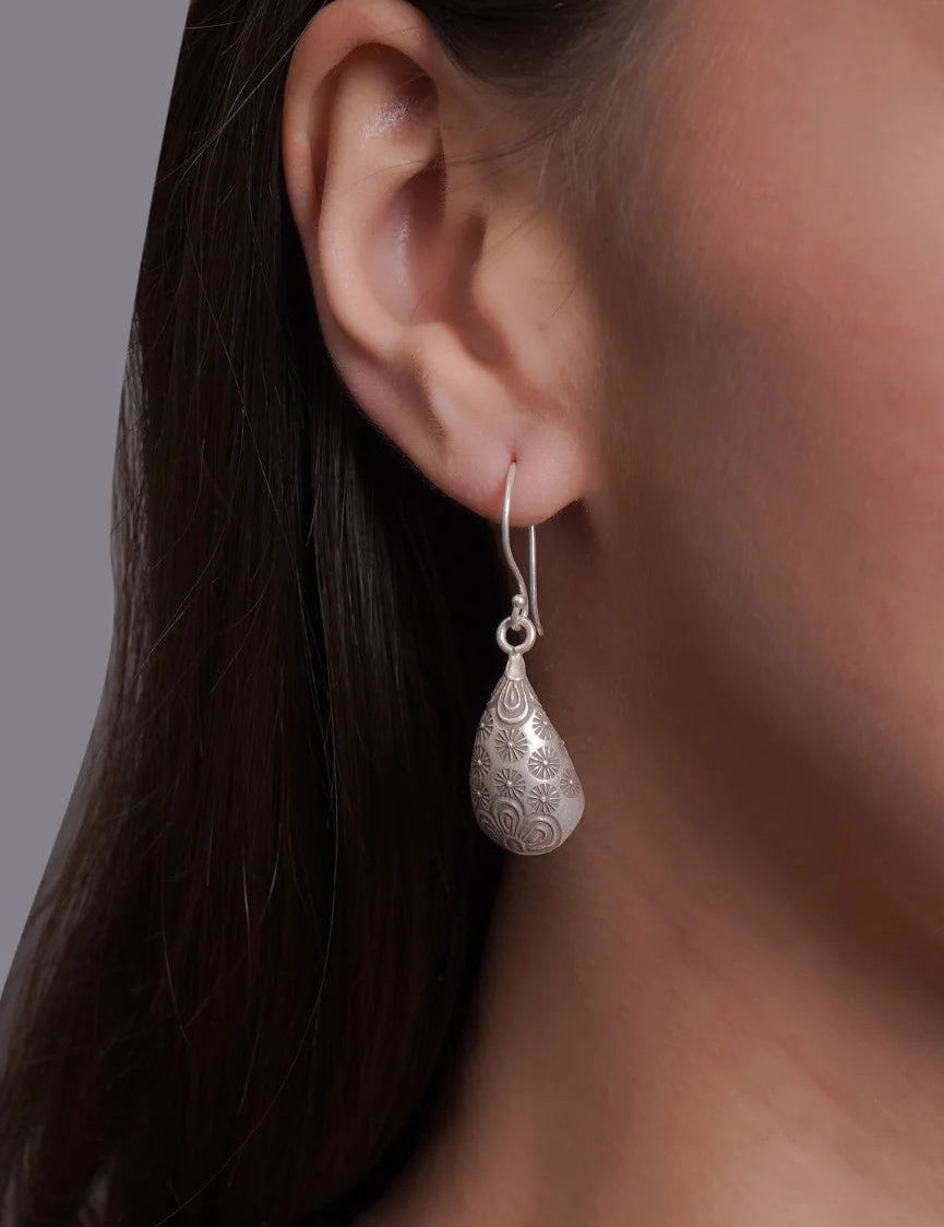 Mohnaa Sea Shell Earring