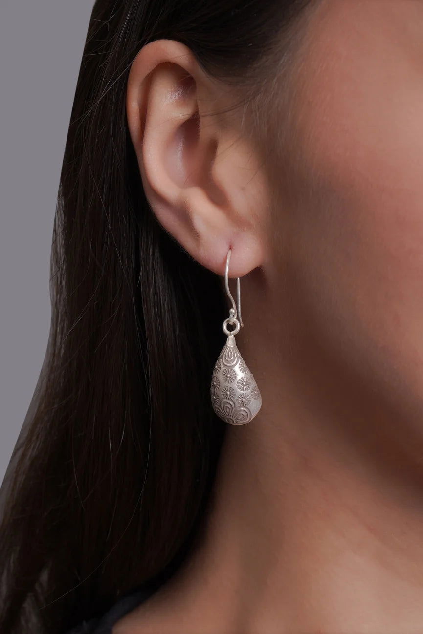 Mohnaa Sea Shell Earring