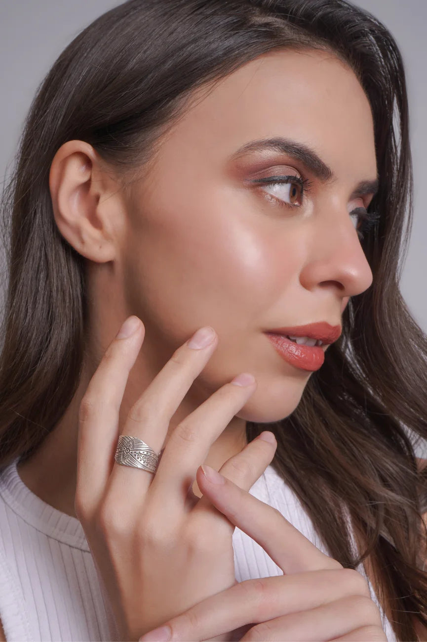 Mohnaa Sea wave thumb ring