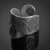Mohnaa Sea wave thumb ring