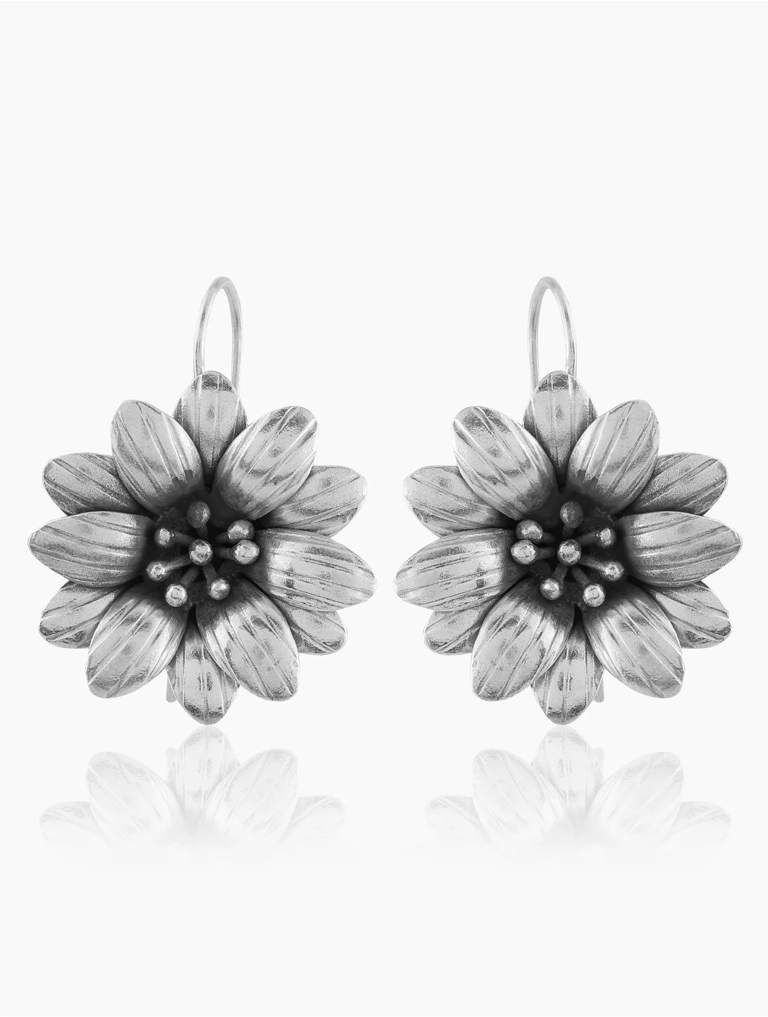 Mohnaa Silver Flower earring