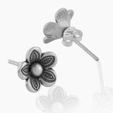 Mohnaa Small flower ear studdes