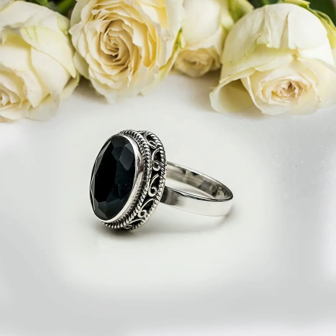 Ovel Black Stone Ring in 925 Sterling Silver
