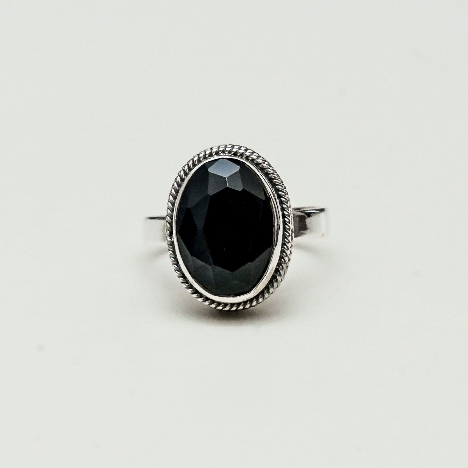 Ovel Black Stone Ring in 925 Sterling Silver