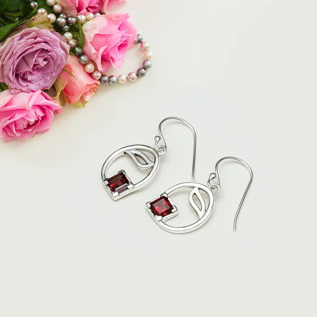 Simple Earrings With Garnet Gemstone in High Quality 925 Sterling Silver