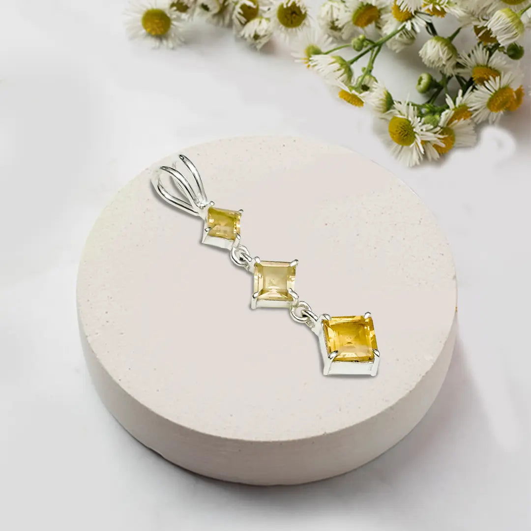 Simple Pendent with Citrine Gemstone in 925 Silver Pendants