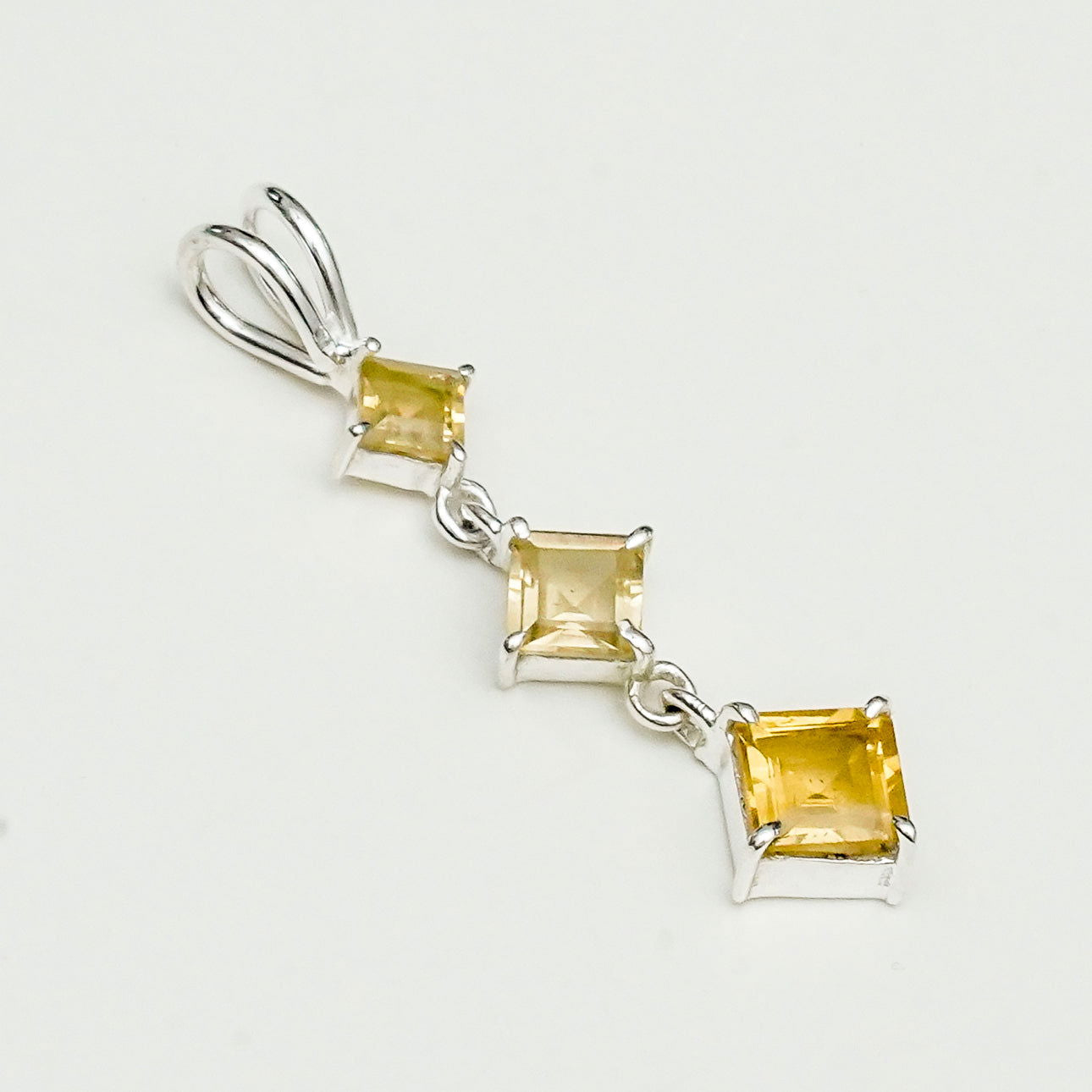 Simple Pendent with Citrine Gemstone in 925 Silver Pendants