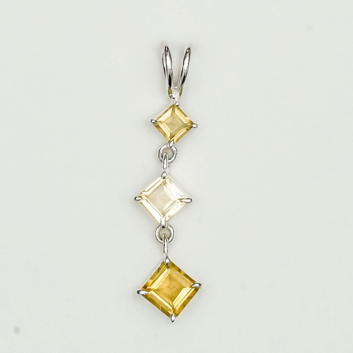 Simple Pendent with Citrine Gemstone in 925 Silver Pendants