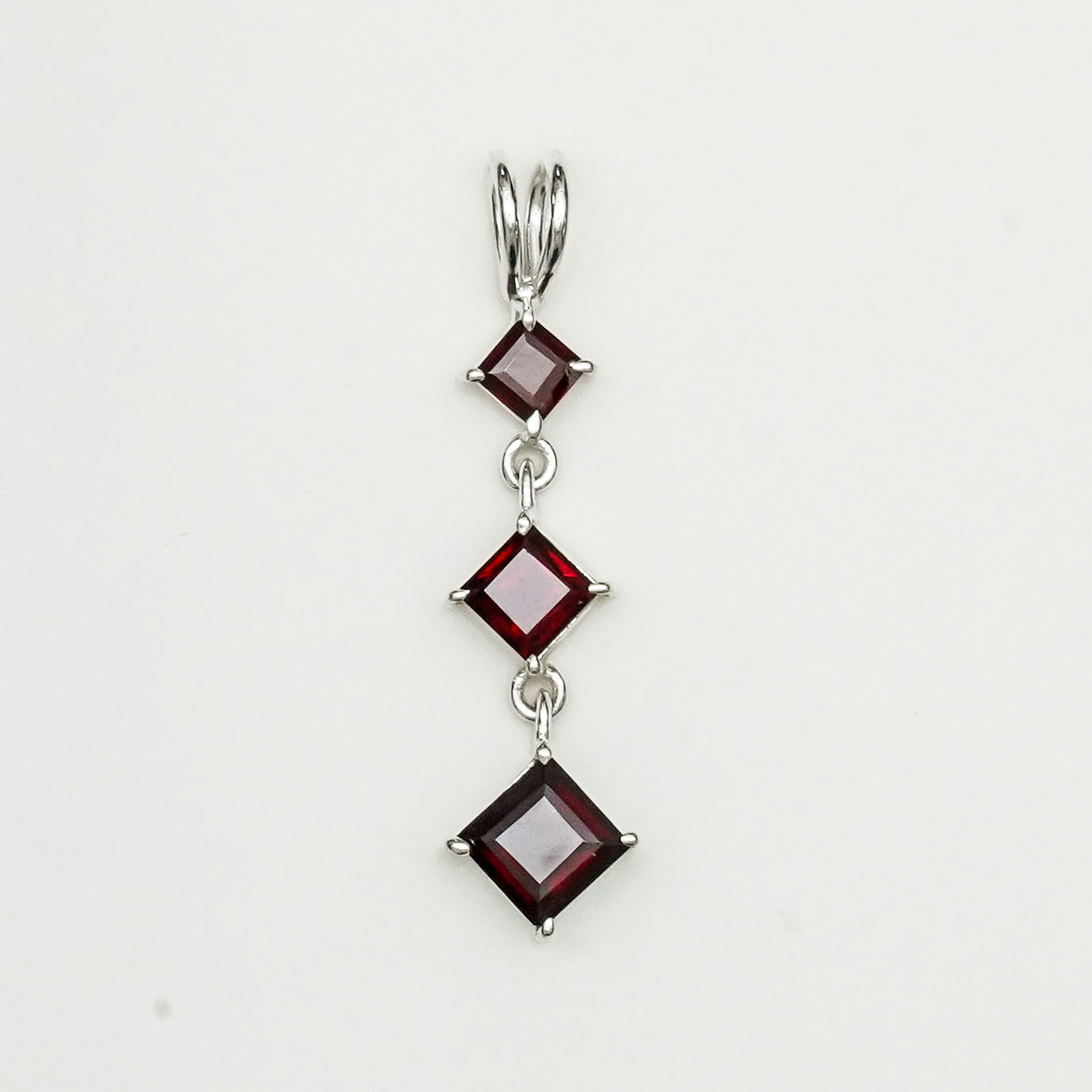 Simple Pendent with Garnet Gemstone in 925 Silver Pendants