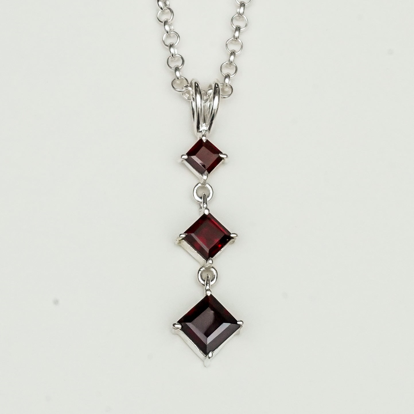 Simple Pendent with Garnet Gemstone in 925 Silver Pendants