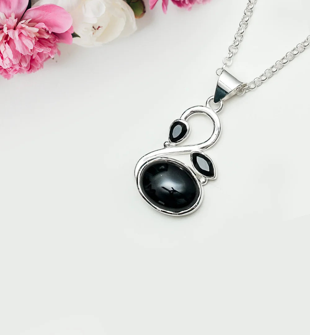 Swan Pendant With Black Onyx in Quality 925 Sterling Silver
