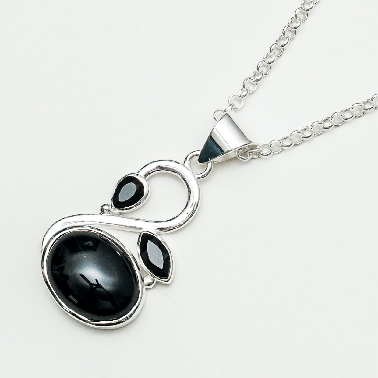Swan Pendant With Black Onyx in Quality 925 Sterling Silver