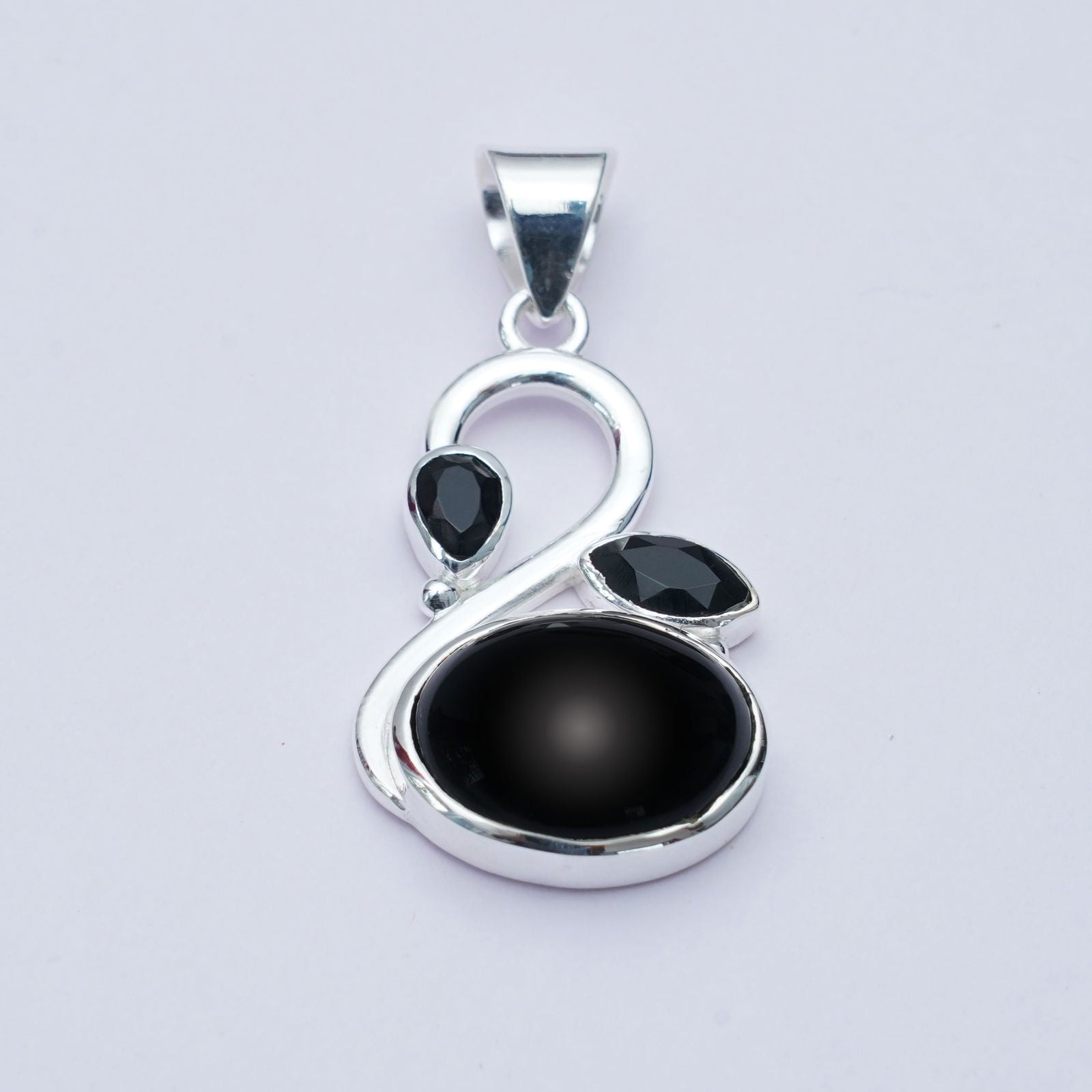 Swan Pendant With Black Onyx in Quality 925 Sterling Silver