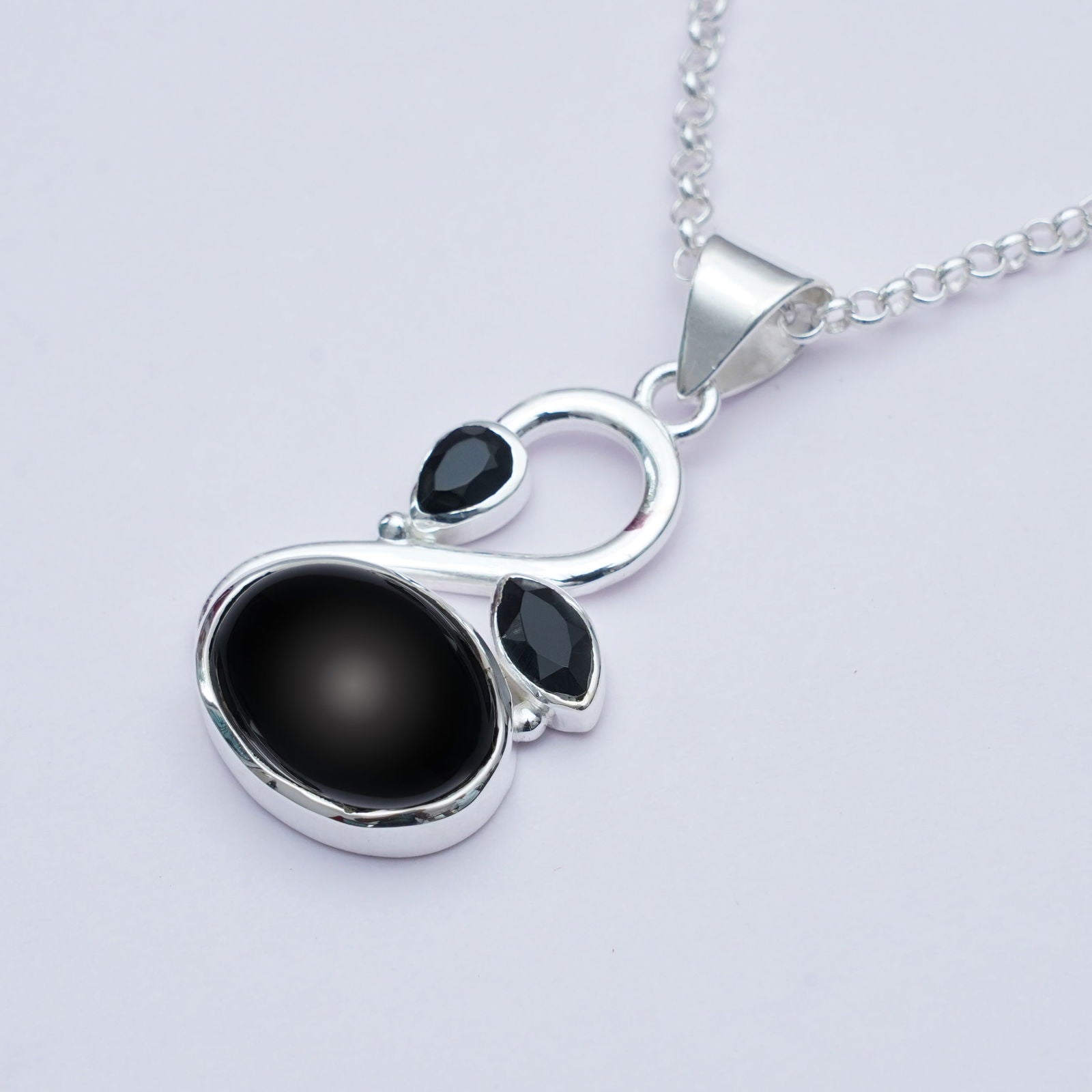Swan Pendant With Black Onyx in Quality 925 Sterling Silver