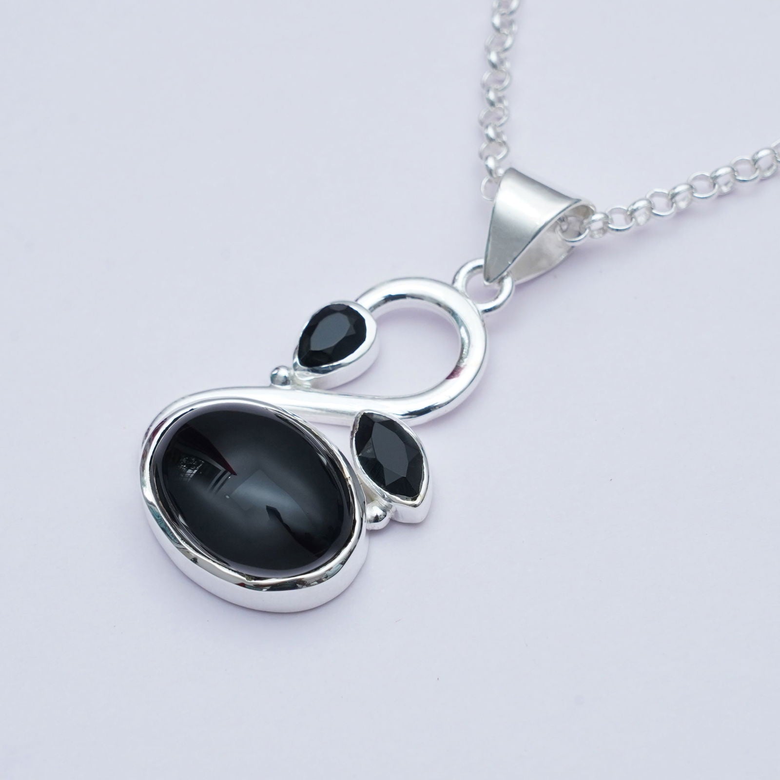 Swan Pendant With Black Onyx in Quality 925 Sterling Silver