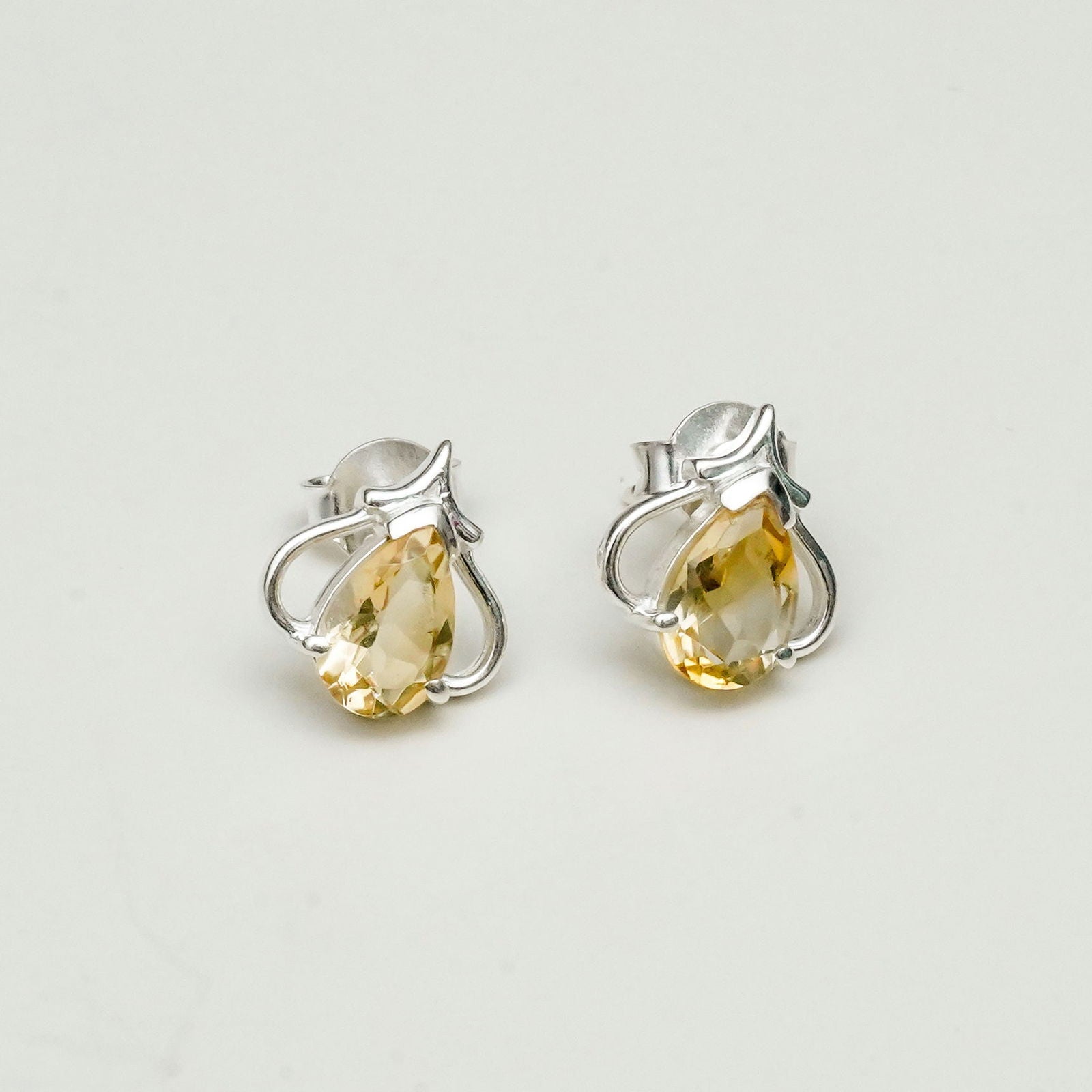Tops Earring With Citrine Gemstone in Best Quality 925 Sterling Silver